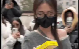 娱乐爆料免费吃瓜,免费吃瓜盛宴，揭秘明星幕后故事
