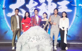 为了吃瓜进娱乐圈却火了,意外走红娱乐圈的跨界传奇