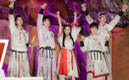 吃瓜娱乐密室大逃脱,明星惊险挑战，娱乐与智慧并重